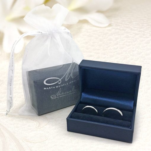 18K rozé arannyal bevont szálcsiszolt Női köves tungsten karikagyűrű KG-WT-V106W