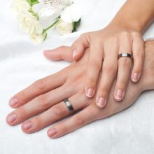 Camillo Zirconia - szálcsiszolt tungsten Női köves karikagyűrű RGW-WT-TC308050CZ