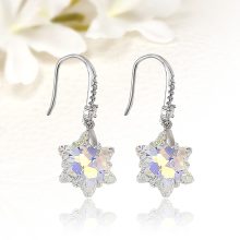 Hópehely alakúra csiszolt színjátszós Swarovski kristályos női fülbevaló SWF-XP-B687AB